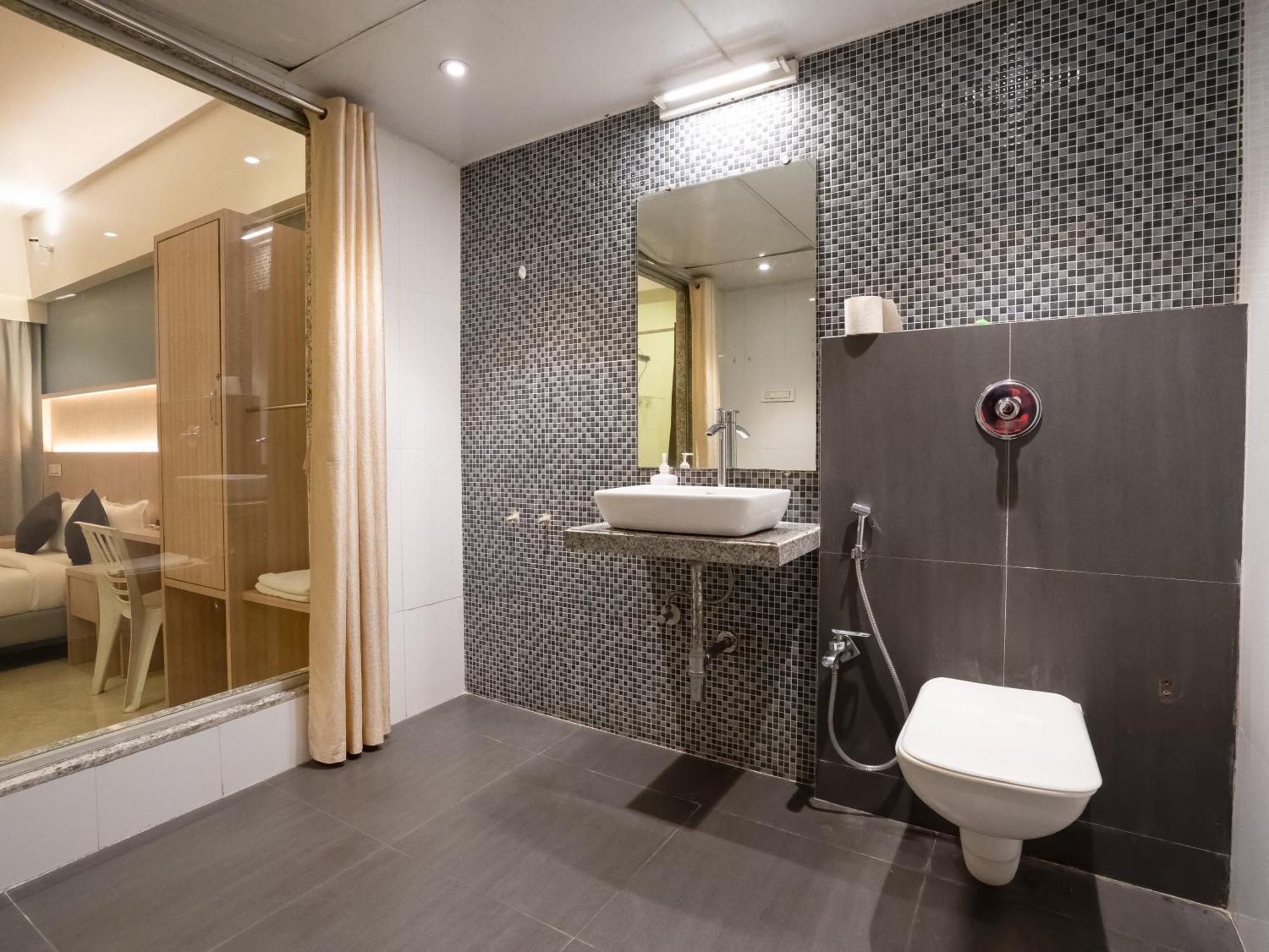 Hotel Grand Seasons- Navi Mumbai Bagian luar foto