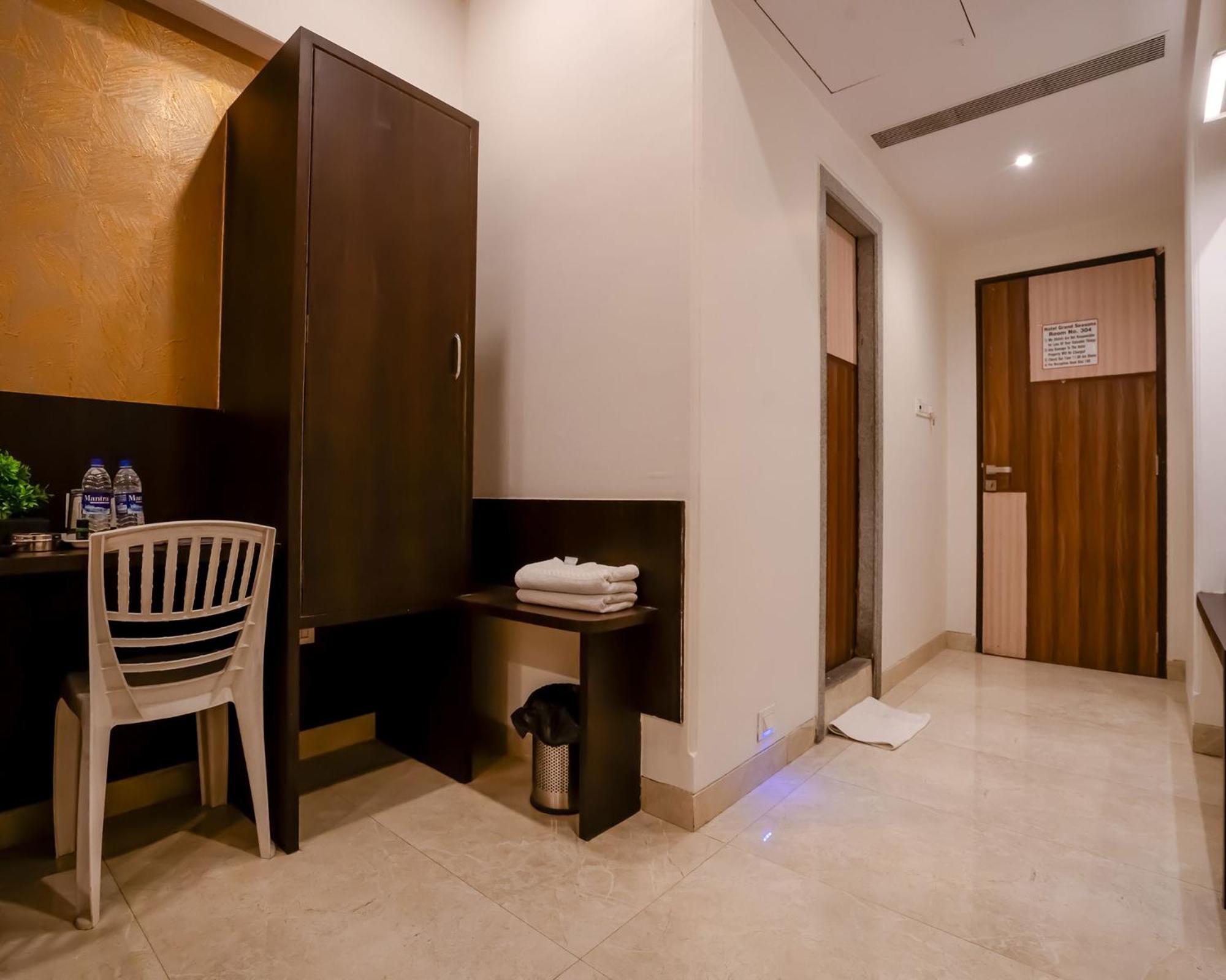 Hotel Grand Seasons- Navi Mumbai Bagian luar foto