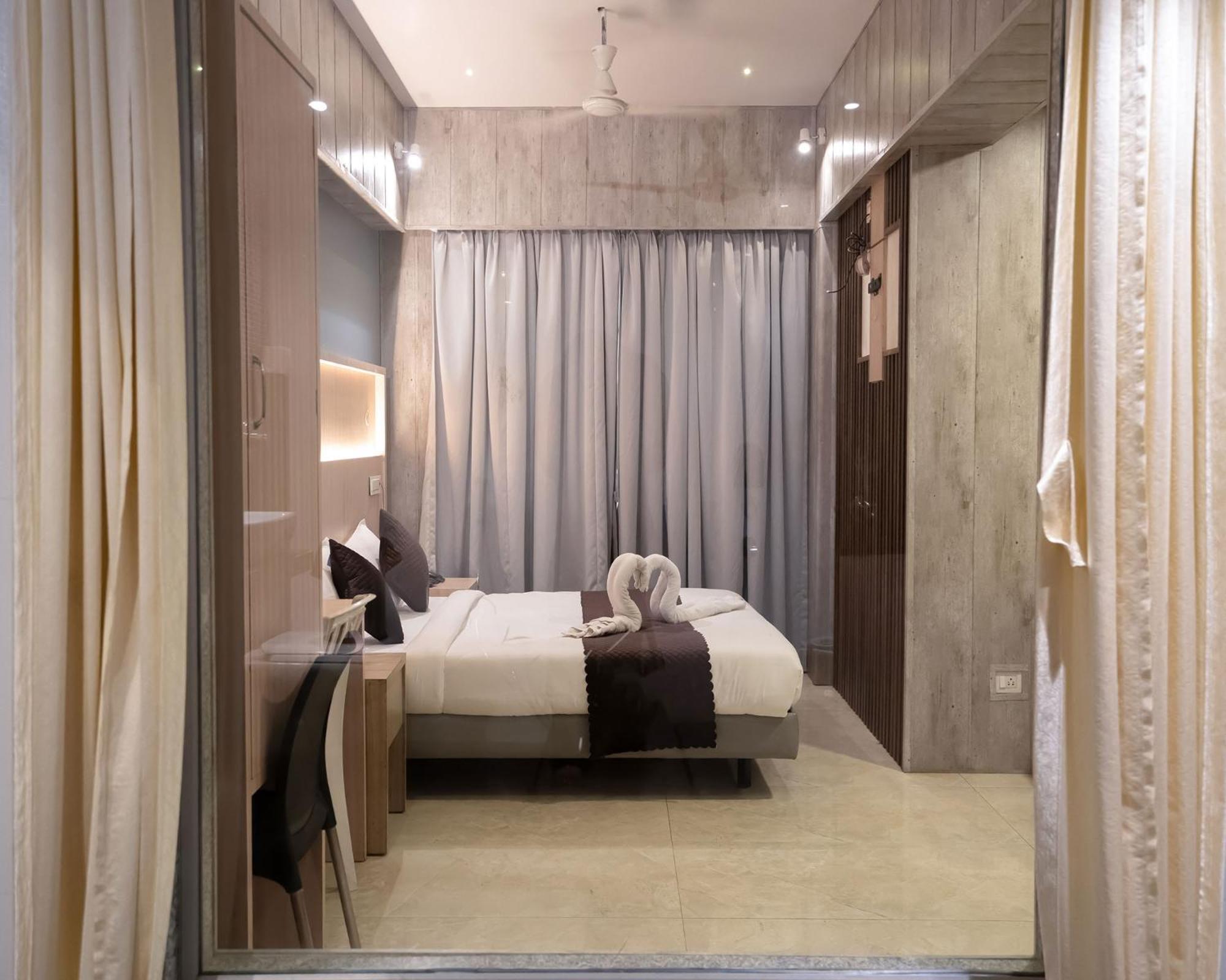 Hotel Grand Seasons- Navi Mumbai Bagian luar foto