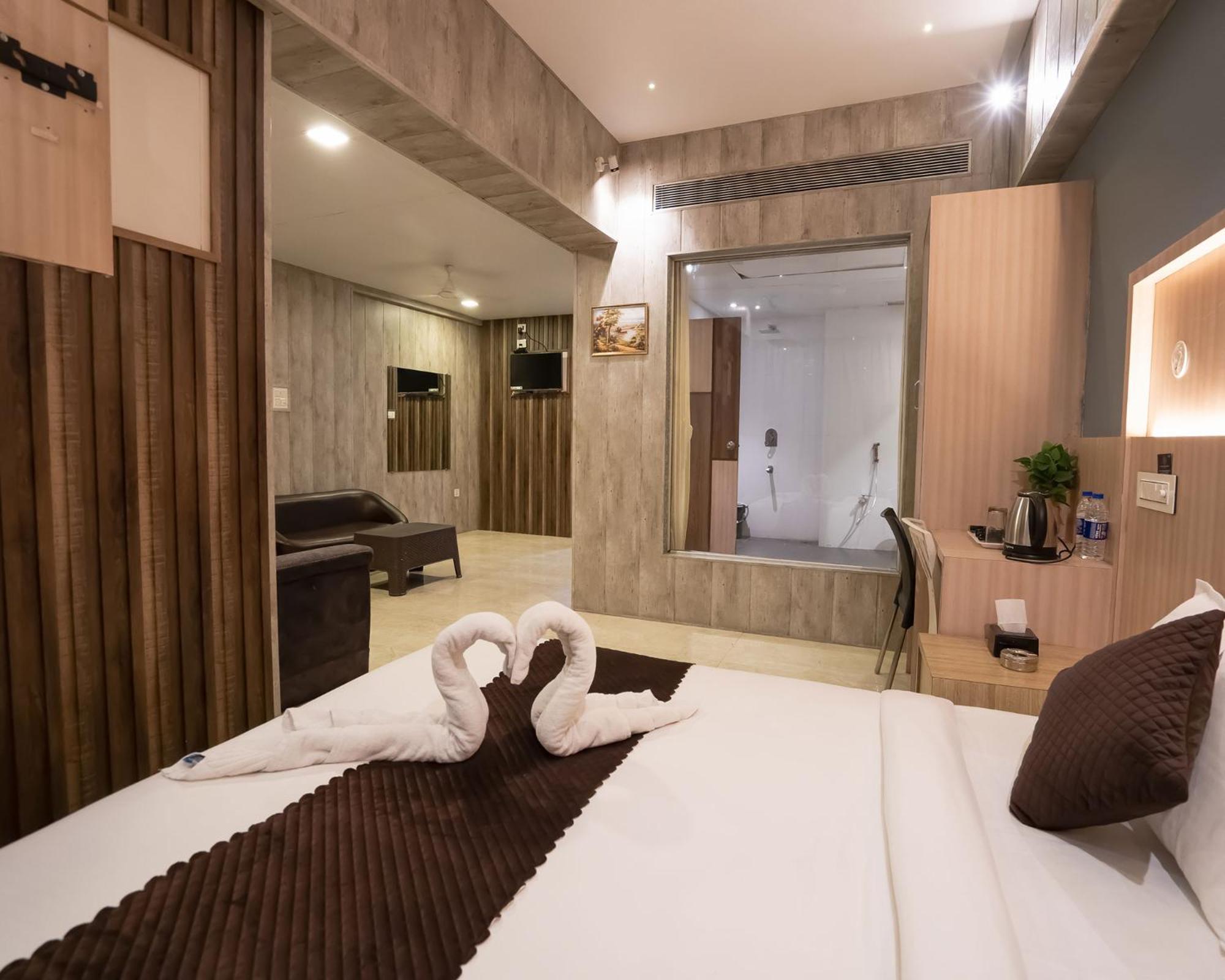 Hotel Grand Seasons- Navi Mumbai Bagian luar foto