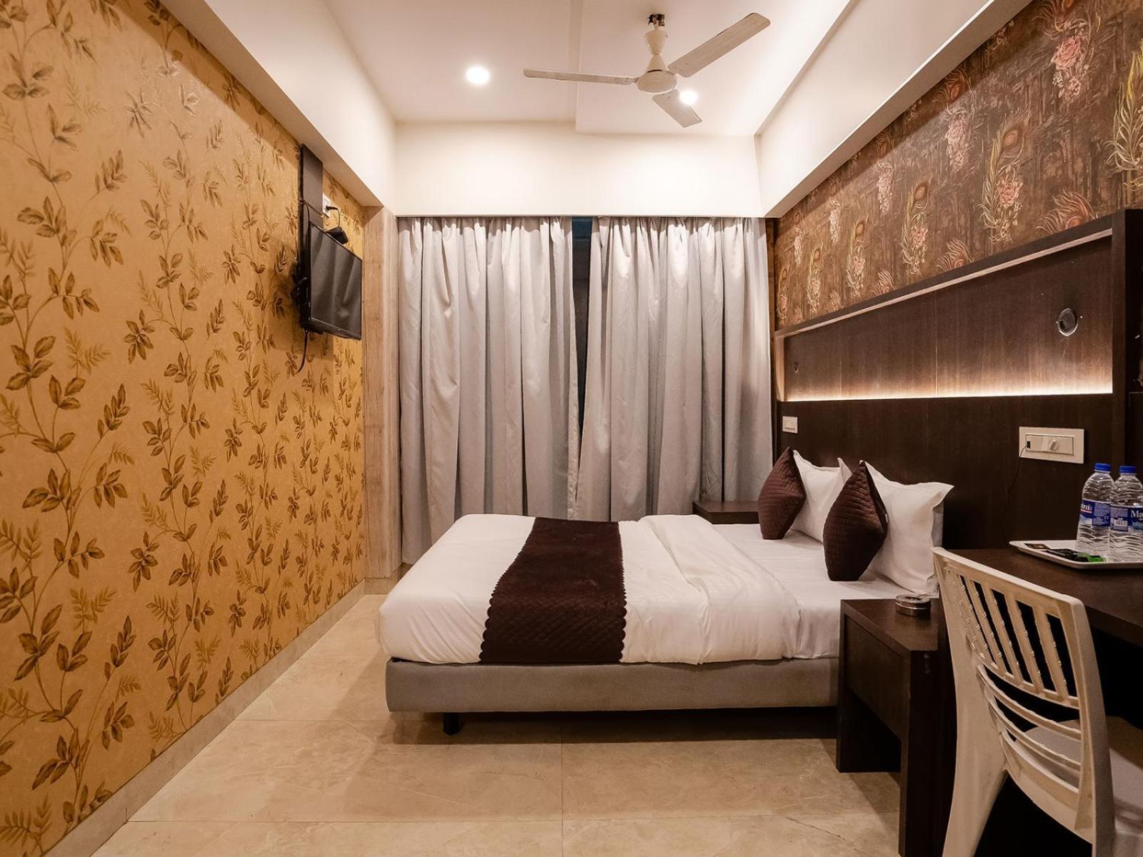 Hotel Grand Seasons- Navi Mumbai Bagian luar foto