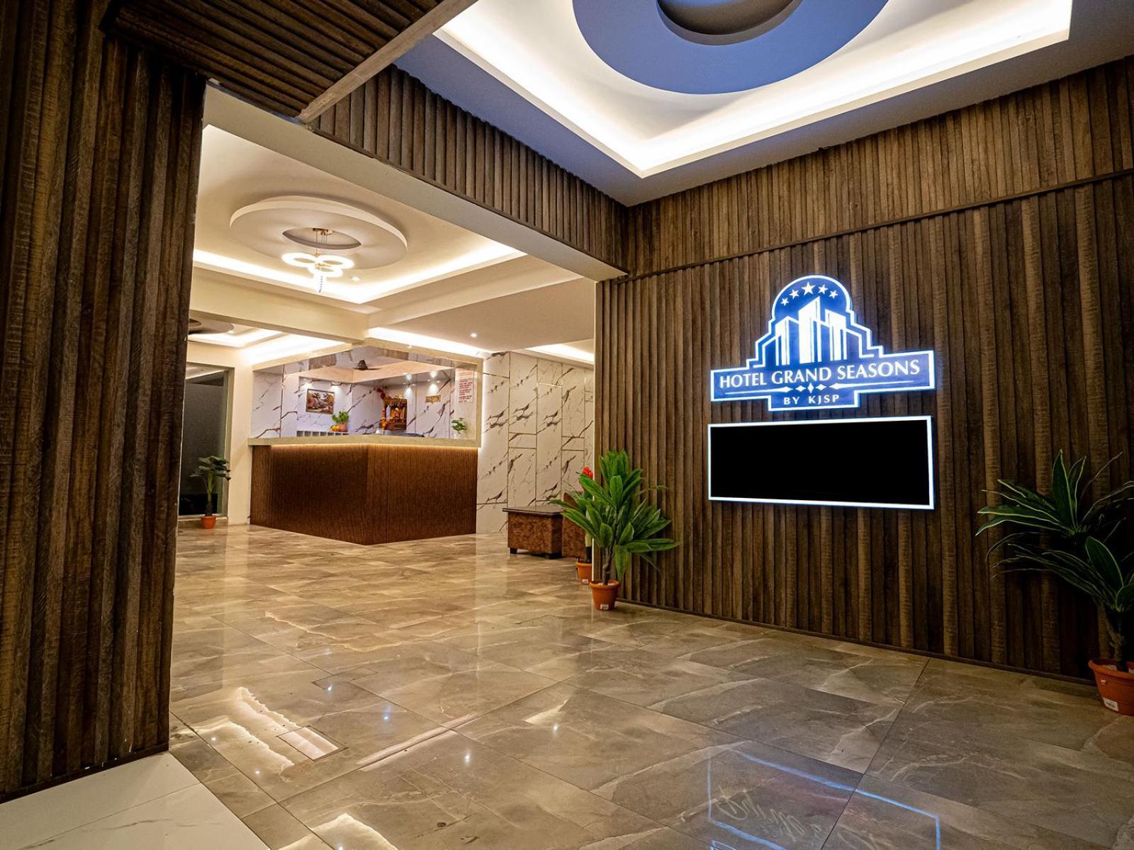 Hotel Grand Seasons- Navi Mumbai Bagian luar foto